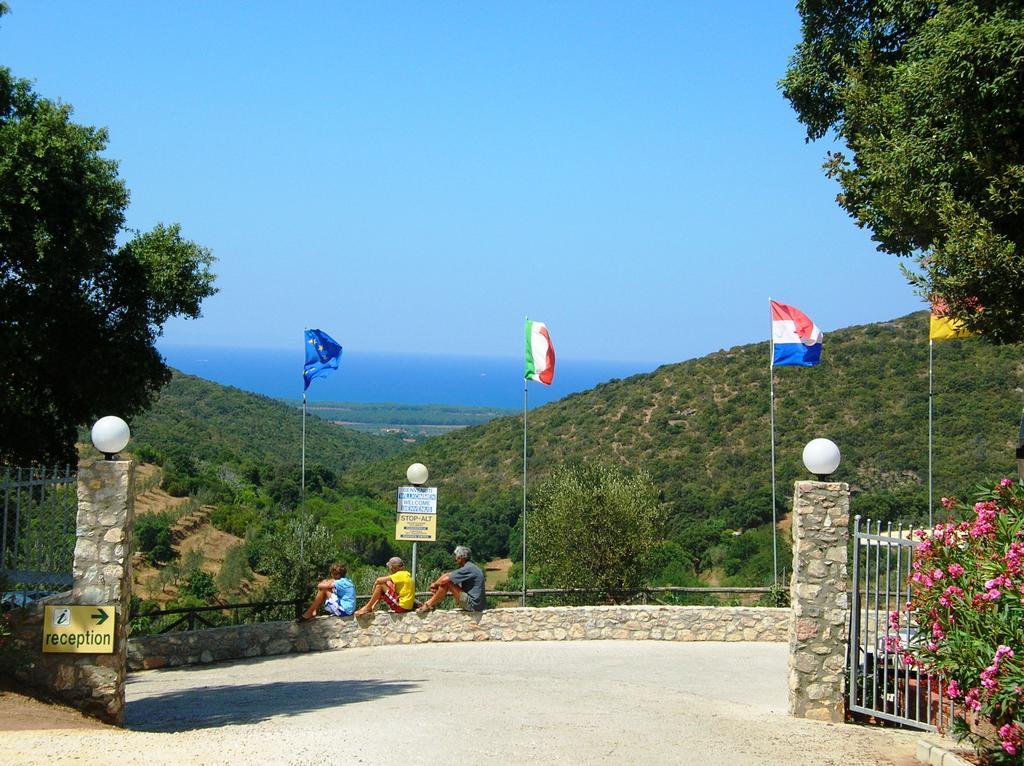 Blucamp Natural Village Campiglia Marittima Exterior foto